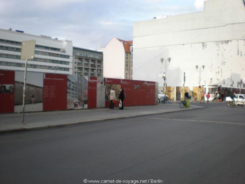 carnetdevoyage_berlin_berlinermauer_murdeberlin_checkpointcharlie