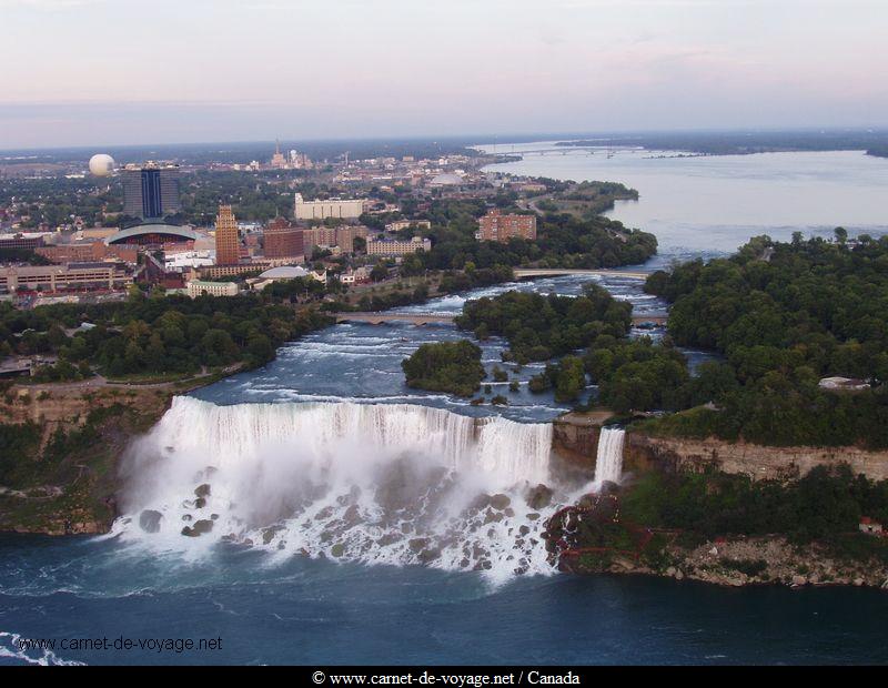 carnetdevoyage_canada_niagarafalls_chutesduniagara_skylontower_tourskylon