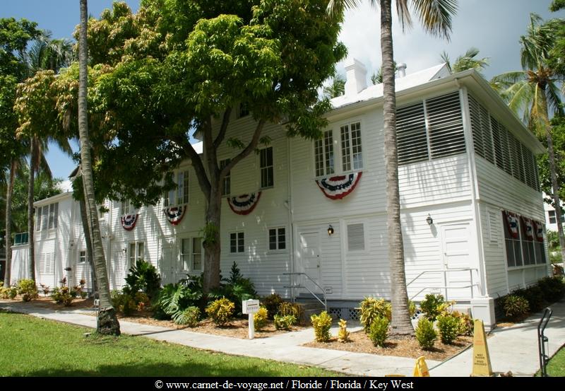 floride_florida_keywest_www.carnet-de-voyage.net_trumanlitthewhitehouse_truman_whitehouse