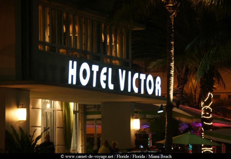 www.carnet-de-voyage.net_floride_florida_miami_artdeco_oceandrive_miamibeach_atnight