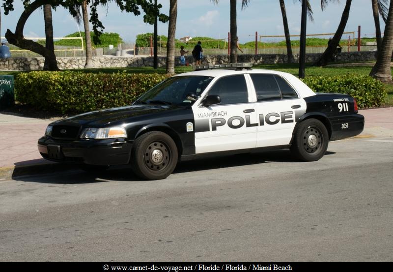 www.carnet-de-voyage.net_floride_florida_miami_artdeco_oceandrive_miamibeach_voituredepolice