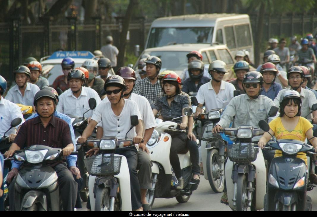 carnetdevoyage_vietnam_tonkin_hanoi_communiste_hochiminh