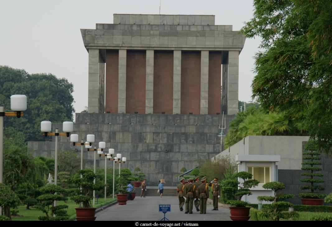 carnetdevoyage_vietnam_tonkin_hanoi_communiste_hochiminh