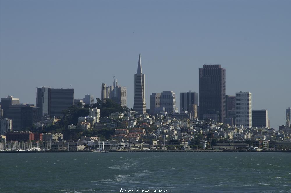 california_californie_sanfrancisco_leportdesanfrancisco_transamericapyramid_towerhill