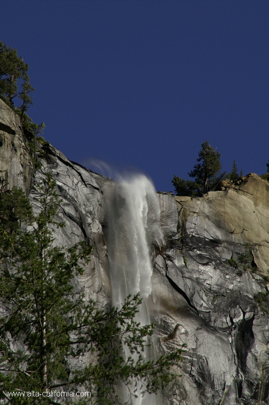 californie_californie_yosemitenationalpark_bridalveil_falls